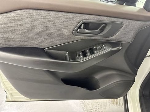 Used 2023 Nissan Rogue S FWD image 20