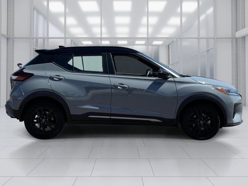 Used 2022 Nissan Kicks SR FWD image 7