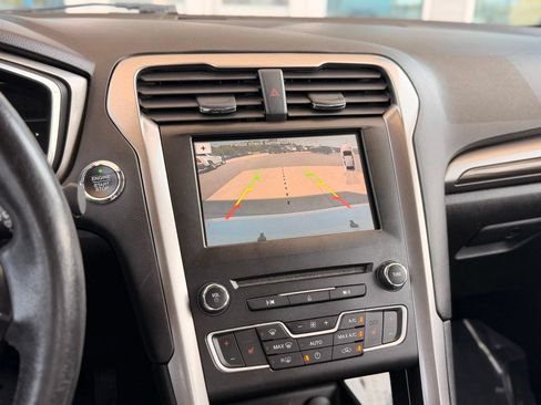 Used 2018 Ford Fusion SE w/ Equipment Group 602A FWD image 33