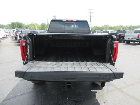 Used 2024 GMC Sierra 2500 Denali Ultimate AWD/4WD image 8