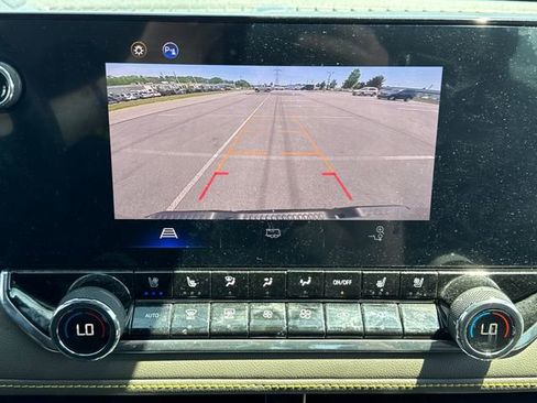 Used 2023 Chevrolet Colorado ZR2 w/ ZR2 Convenience Package III AWD/4WD image 31