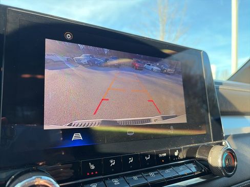 Used 2023 Chevrolet Colorado LT w/ LT Convenience Package II image 15