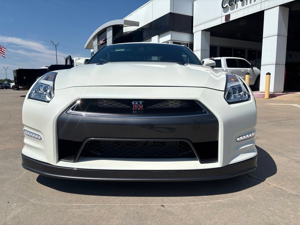 Used 2015 Nissan GT-R Premium AWD/4WD image 7