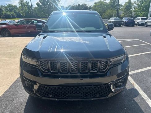 Used 2025 Jeep Grand Cherokee Summit w/ Obsidian Package AWD/4WD image 3