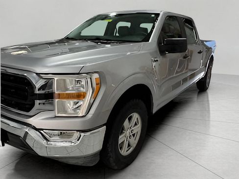 Used 2022 Ford F150 XLT w/ Trailer Tow Package image 4