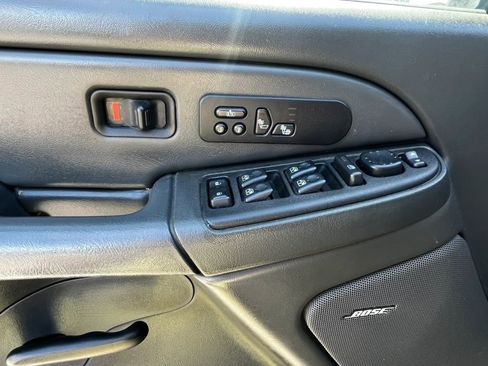 Used 2005 Chevrolet Silverado 2500 LT w/ Heavy-Duty Power Package AWD/4WD image 18