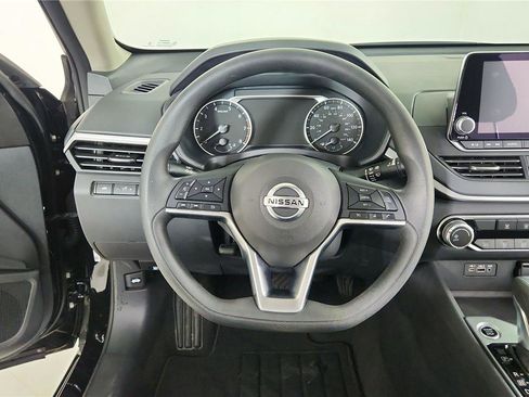 Used 2022 Nissan Altima 2.5 SV image 18