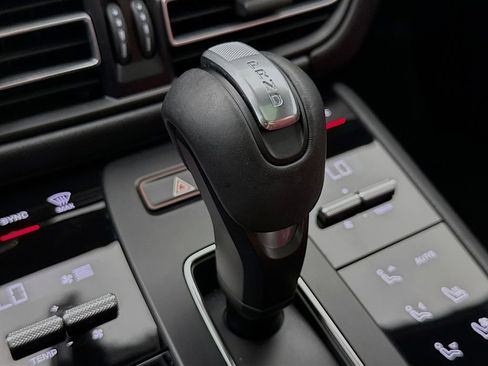 Certified 2025 Porsche Macan S AWD/4WD image 21