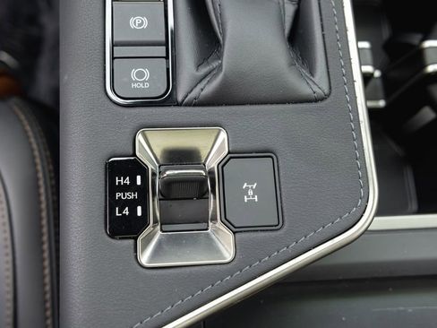 Used 2025 Lexus GX 550 w/ Accessory Package (Z1) AWD/4WD image 21
