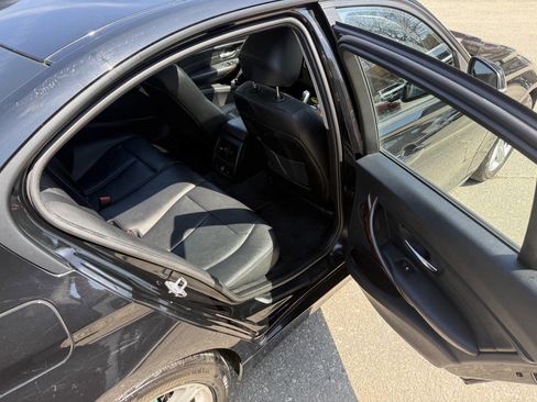 Used 2014 BMW 320i xDrive Sedan image 6