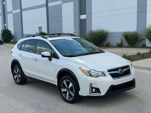 Used 2016 Subaru Crosstrek Touring w/ Popular Package #1 AWD/4WD image 3