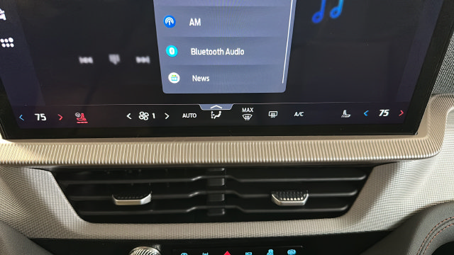 New 2026 Ford Explorer Active w/ Active Comfort Package AWD/4WD image 17
