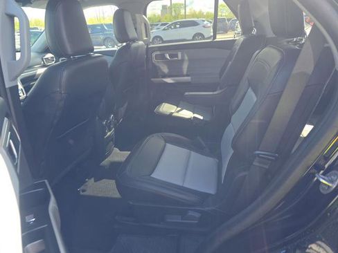Used 2023 Ford Explorer XLT w/ Equipment Group 202A AWD/4WD image 12