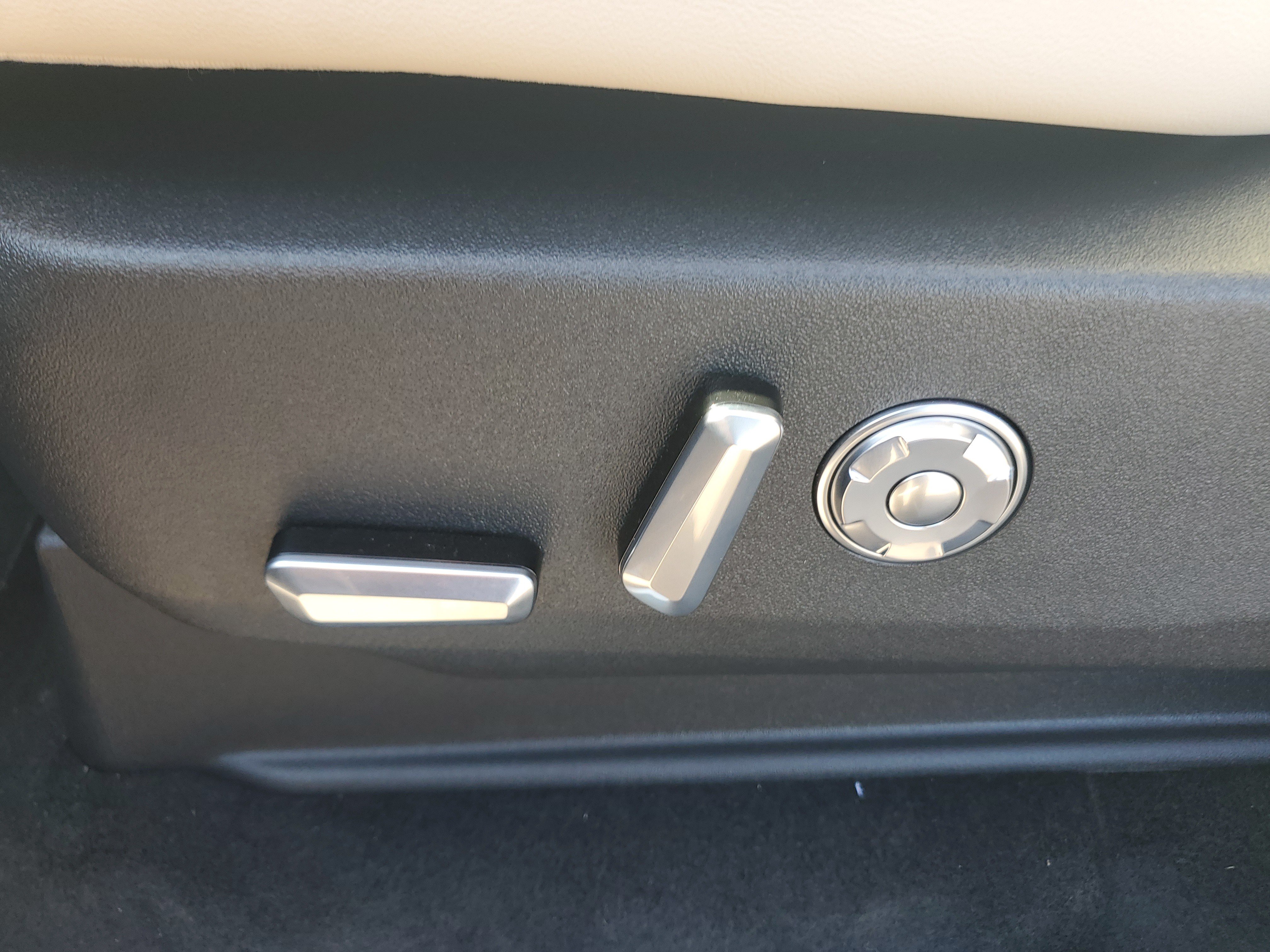 New 2027 Lincoln Navigator Reserve AWD/4WD image 13