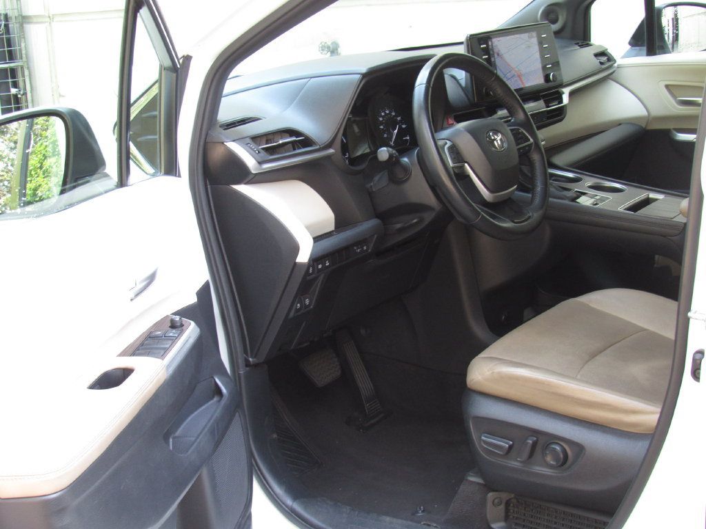 Certified 2023 Toyota Sienna XLE w/ XLE Plus Package AWD/4WD image 10