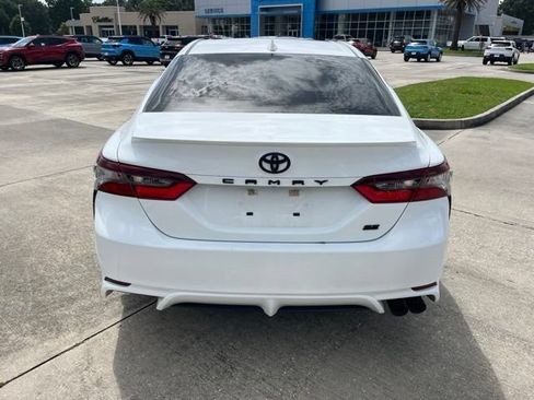 Used 2023 Toyota Camry SE FWD image 5