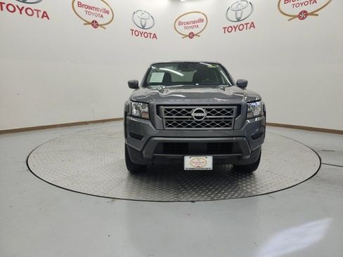 Used 2024 Nissan Frontier SV image 4