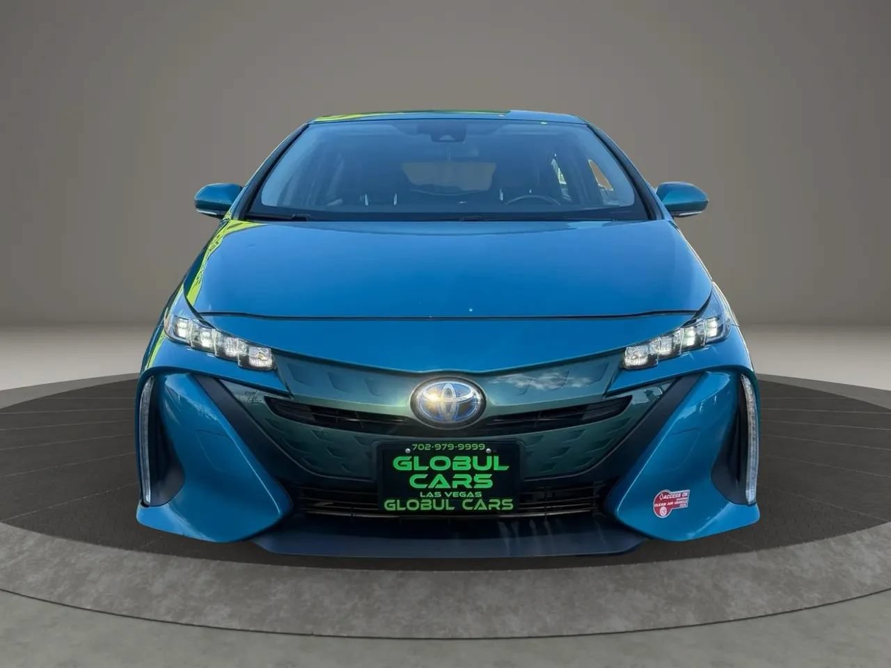 Used 2017 Toyota Prius Prime Plus FWD image 3