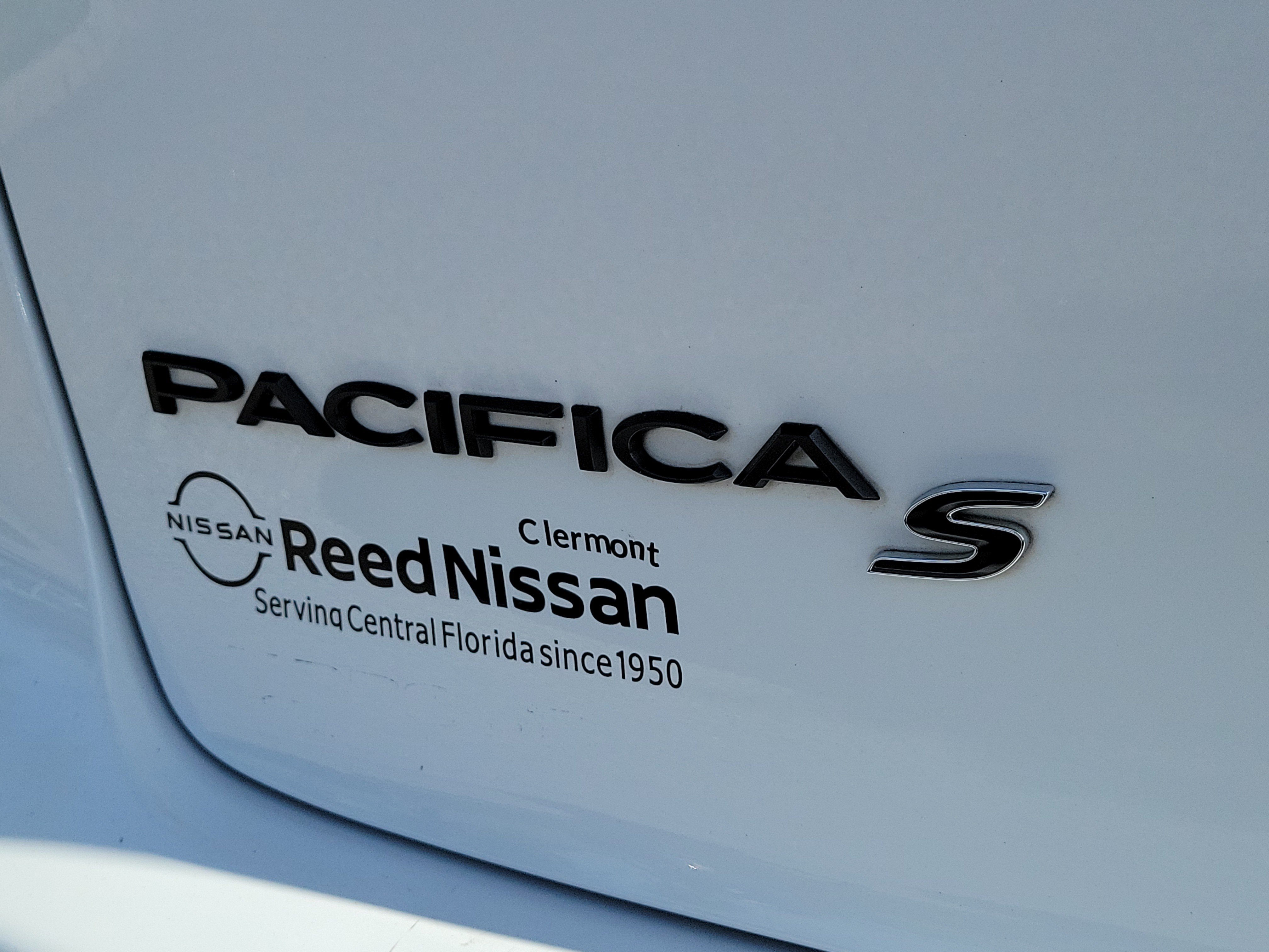 Used 2024 Chrysler Pacifica Limited FWD image 11