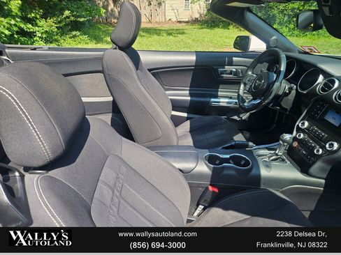 Used 2019 Ford Mustang Convertible image 17