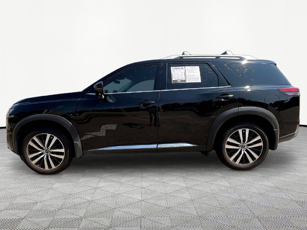 Used 2023 Nissan Pathfinder Platinum w/ Cargo Package AWD/4WD image 9