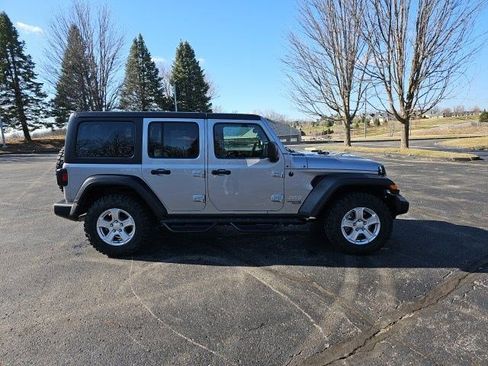 Used 2019 Jeep Wrangler Unlimited Sport S image 7