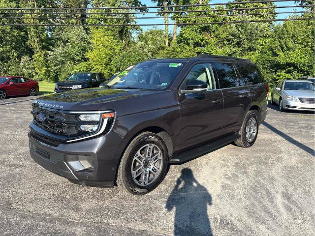 Certified 2025 Ford Expedition Active AWD/4WD image 1