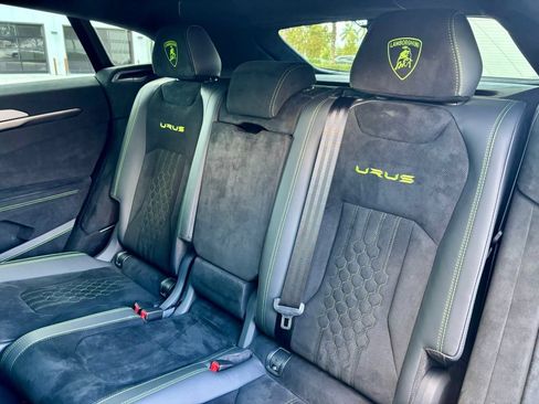 Used 2024 Lamborghini Urus Performante AWD/4WD image 22