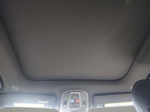 New 2026 Jeep Grand Cherokee Limited AWD/4WD image 16
