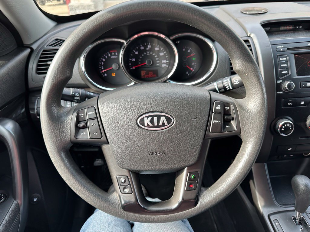 Used 2013 Kia Sorento LX w/ Convenience Pkg FWD image 11