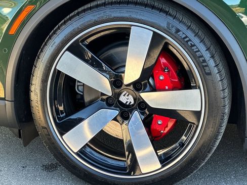 Certified 2025 Porsche Macan 4S Electric image 46