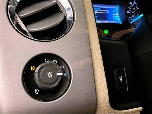 Used 2015 Ford Expedition EL XLT w/ Equipment Group 202A image 32