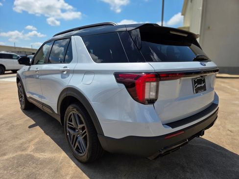 New 2026 Ford Explorer ST-Line w/ ST-Line Street Pack RWD image 7