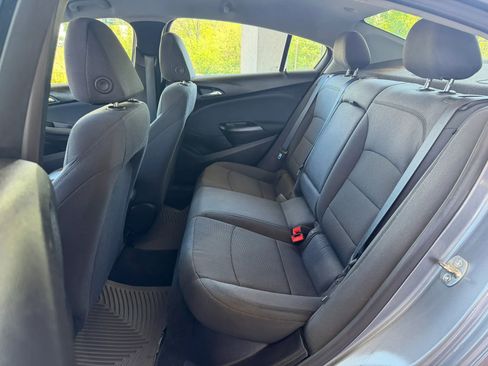 Used 2019 Chevrolet Cruze LT w/ Convenience Package FWD image 22