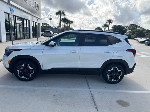 Certified 2025 Kia Seltos EX w/ EX Sunroof Package AWD/4WD image 4