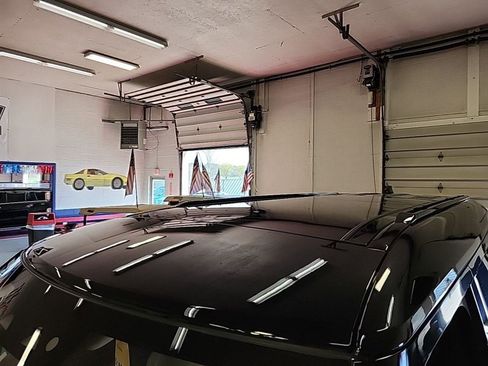 Used 2020 Land Rover Defender 110 S image 6