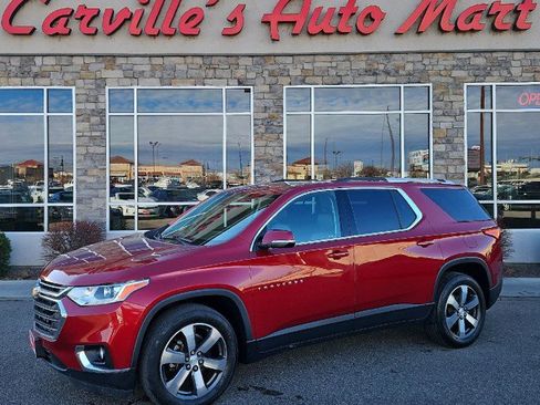 Used 2018 Chevrolet Traverse LT image 1