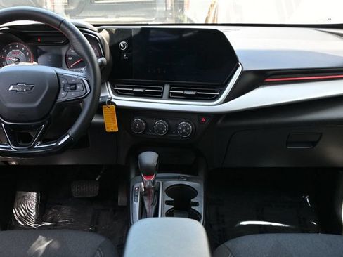Used 2024 Chevrolet Trax RS w/ Driver Confidence Package FWD image 11
