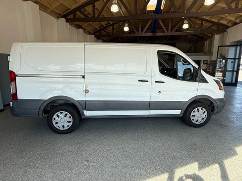 Used 2016 Ford Transit 250 130 Low Roof RWD image 8