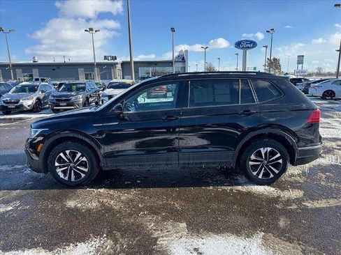 Used 2022 Volkswagen Tiguan S image 3