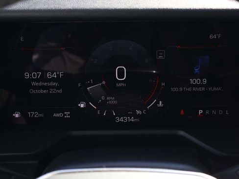 Used 2024 GMC Acadia Elevation image 15