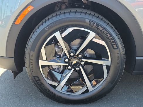 New 2026 Chevrolet Equinox EV LT image 23