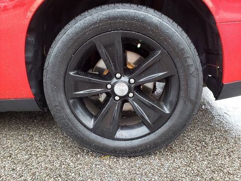 Used 2019 Dodge Challenger SXT image 12