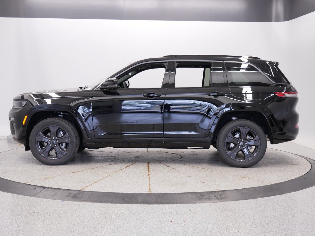 New 2027 Jeep Grand Cherokee Limited AWD/4WD image 2
