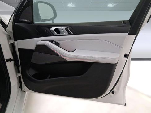 Certified 2024 BMW X7 xDrive40i w/ Premium Package image 33