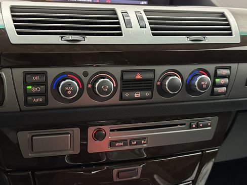 Used 2007 BMW 750i image 14