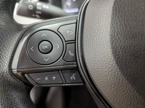 Used 2025 Toyota Corolla LE image 18