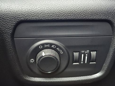 New 2025 Jeep Grand Cherokee L Altitude image 18