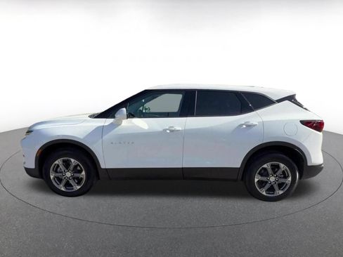 Used 2026 Chevrolet Blazer LT FWD image 9