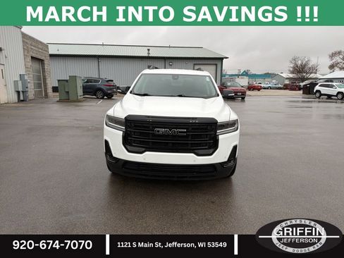Used 2023 GMC Acadia SLE w/ Driver Convenience Package image 3